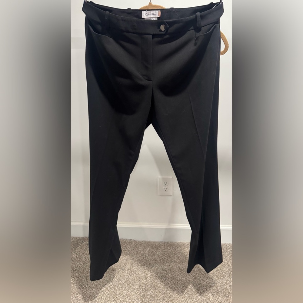 Calvin Klein Pants Modern Fit size 6